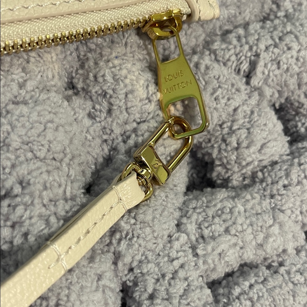Louis Vuitton Empreinte Monogram Giant By the Pool Neverfull MM Pochette - Picture 3 of 8